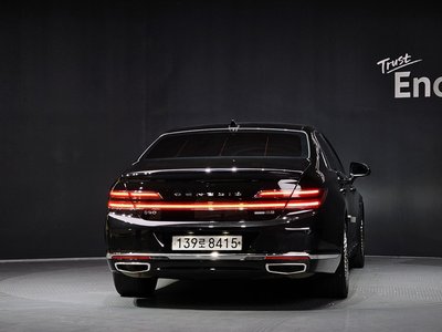 GENESIS G90 - 4