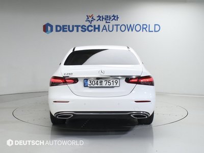 MERCEDES-BENZ E-CLASS - 3