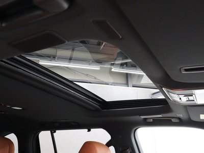 2023 Lexus LX thumbnail 16