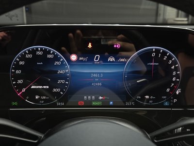 MERCEDES-BENZ E-CLASS - 8