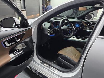 MERCEDES-BENZ E-CLASS - 10