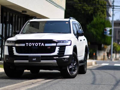 TOYOTA LAND CRUISER - 2