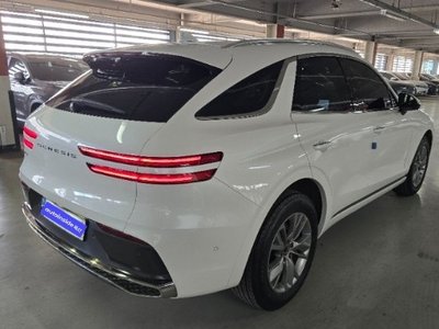 2025 Genesis GV70 photo 2