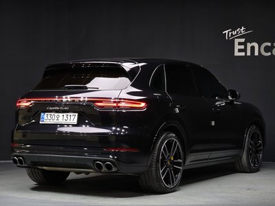 PORSCHE CAYENNE - 4