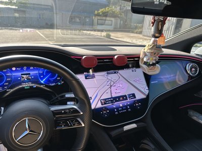 MERCEDES-BENZ EQS - 8