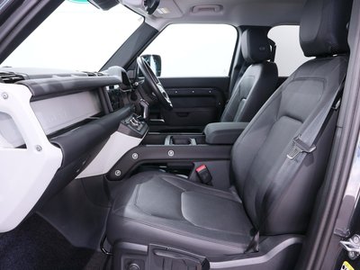 LAND ROVER DEFENDER - 10