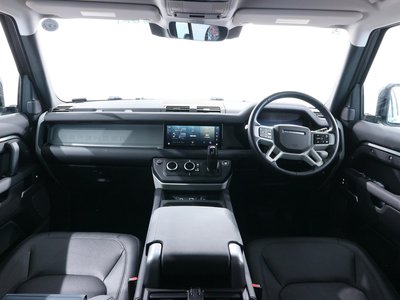 LAND ROVER DEFENDER - 7
