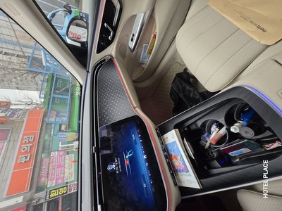 MERCEDES-BENZ E-CLASS - 6