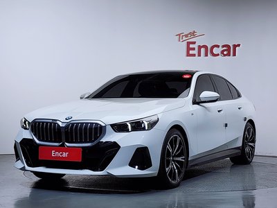 BMW 5 SERIES - 1