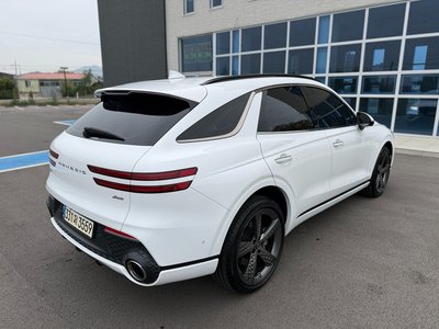 2021 Genesis GV70 thumbnail 14