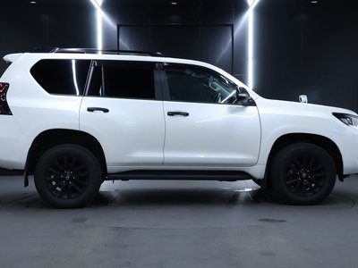 TOYOTA LAND CRUISER PRADO - 8