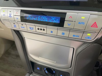 2023 Toyota LAND CRUISER PRADO — миниатюра 30