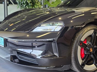 2026 Porsche TAYCAN 照片 1