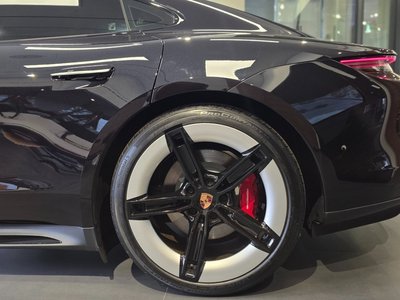 2026 Porsche TAYCAN 照片 3