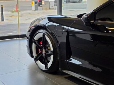 2026 Porsche TAYCAN 照片 2