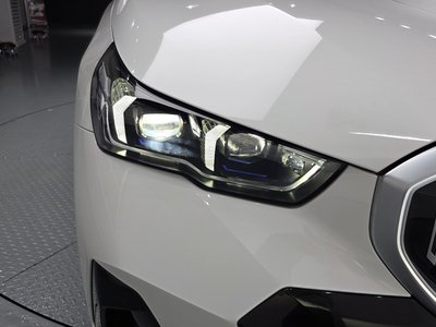 2025 BMW 5 SERIES — фото 9