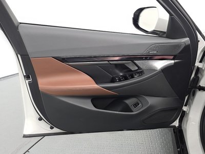 2025 BMW 5 SERIES — миниатюра 14