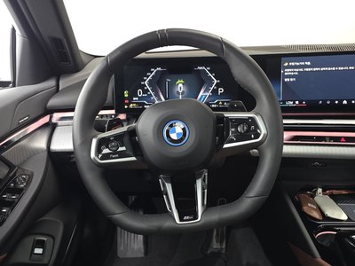2025 BMW 5 SERIES — миниатюра 18