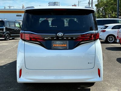 2026 Toyota ALPHARD — фото 8