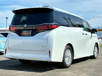 2026 Toyota ALPHARD — фото 9
