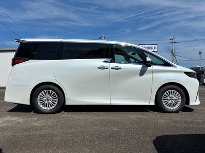 2026 Toyota ALPHARD — фото 10