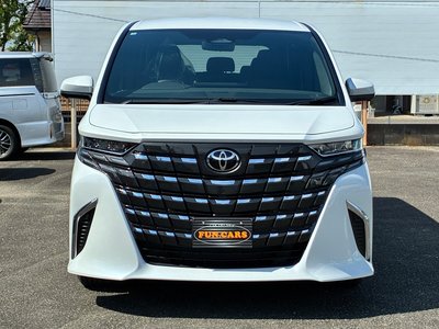 2026 Toyota ALPHARD — фото 2