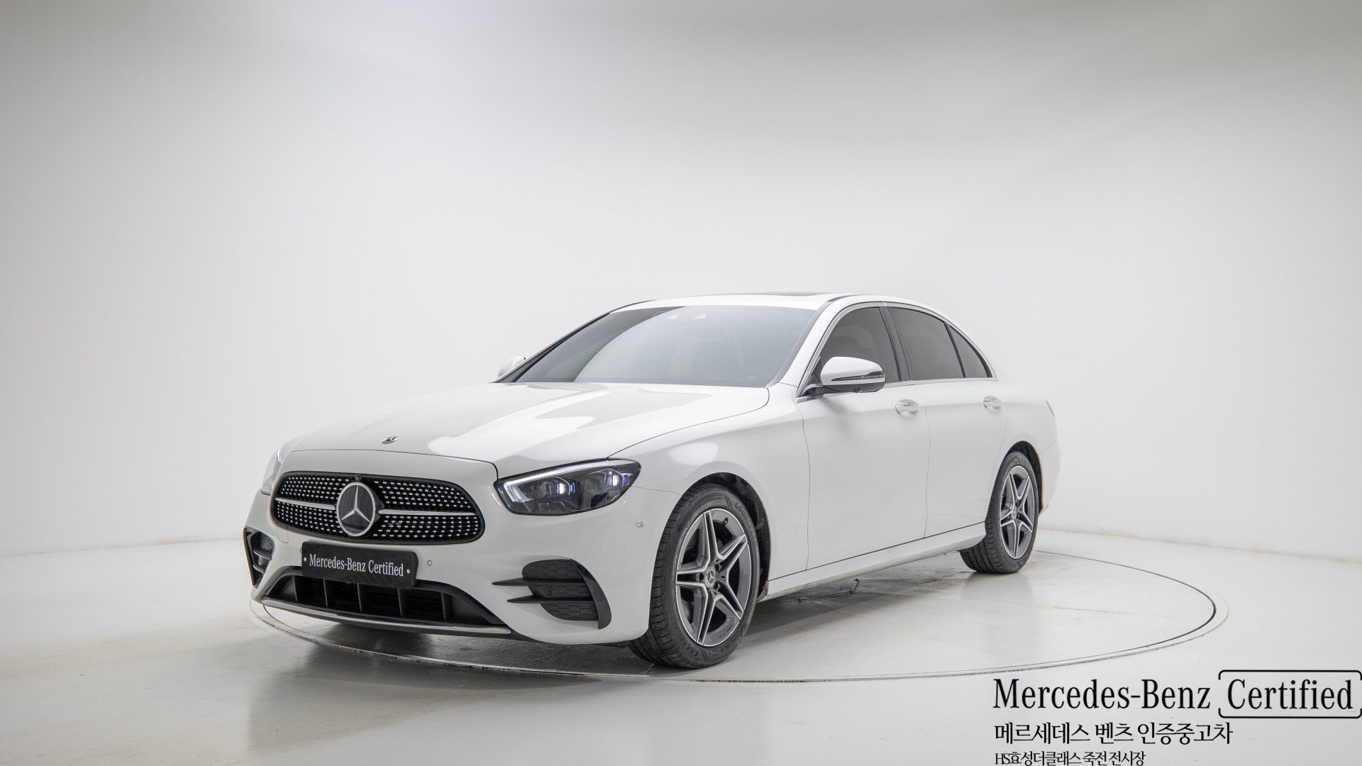 MERCEDES-BENZ E-CLASS - View 1