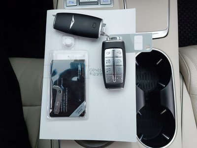 2023 Genesis GV70 — миниатюра 20