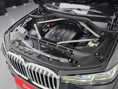 BMW X7 - 7