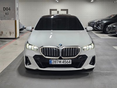 BMW 5 SERIES - 1