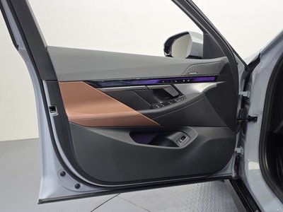2025 BMW 5 SERIES — миниатюра 14