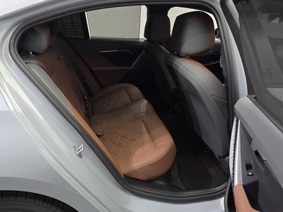 2025 BMW 5 SERIES — миниатюра 17
