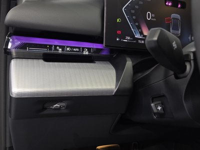 2025 BMW 5 SERIES — миниатюра 30