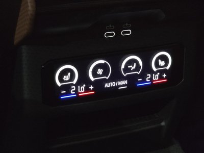 2025 BMW 5 SERIES — миниатюра 23