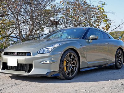 NISSAN GT-R