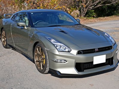 NISSAN GT-R - 2