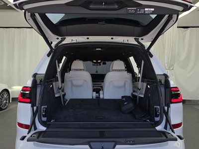 2025 BMW X7 缩略图 20