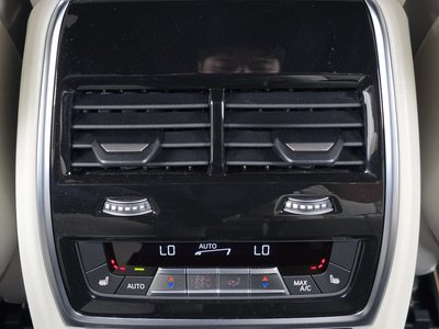 2025 BMW X7 缩略图 19