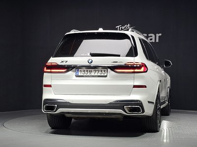2025 BMW X7 — фото 4