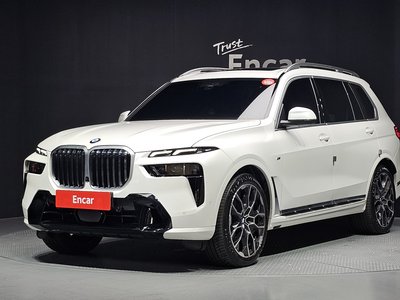 2025 BMW X7 — фото 1