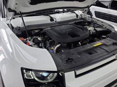 LAND ROVER DEFENDER - 7