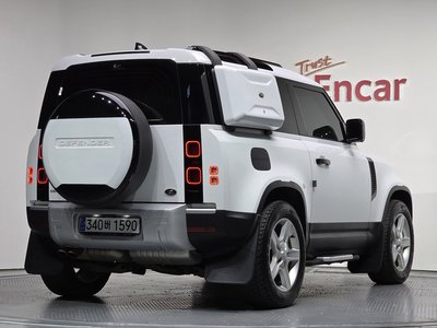 LAND ROVER DEFENDER - 3