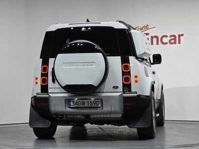 LAND ROVER DEFENDER - 4