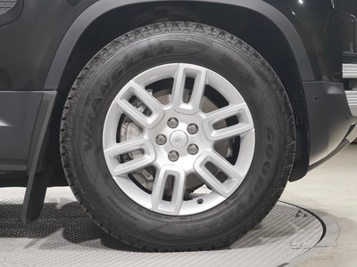 LAND ROVER DEFENDER - 8