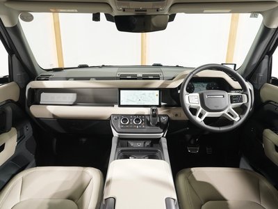 LAND ROVER DEFENDER - 2