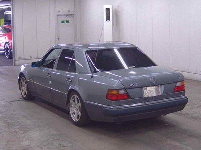 1993 Mercedes-BENZ MEDIUM-CLASS 照片 2