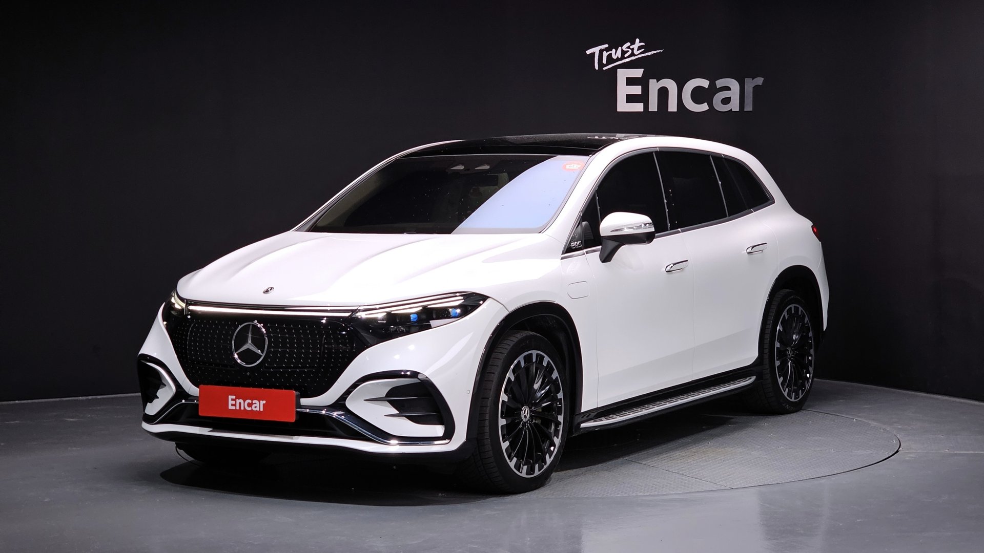 MERCEDES-BENZ EQS - View 1