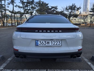 PORSCHE PANAMERA - 3