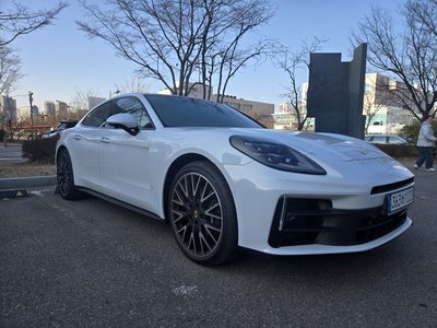 PORSCHE PANAMERA - 1