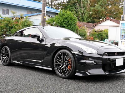 NISSAN GT-R